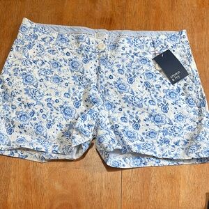 NWT Ladies Crown and Ivy shorts